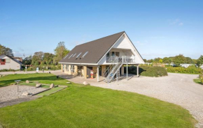 Awesome Apartment In Glesborg With Outdoor Swimming Pool